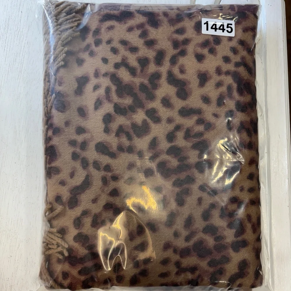 Peck & Peck Collection 100% Wool Blanket Scarf Leopard Tan‎ Brown
